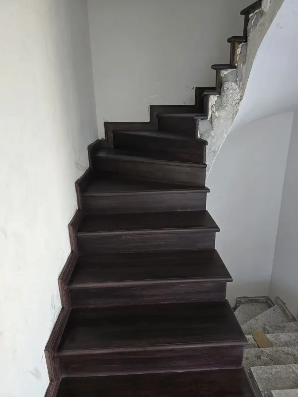 Wooden Staircase Cladding – Dark Wenge Tone, Winder Steps